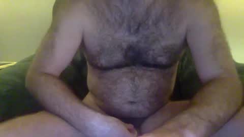 Snapshot of 2hairrypigs chatting on January 2025 06:26:01 AM 2hairrypigs online show from January 2025 06:26:01 AM
