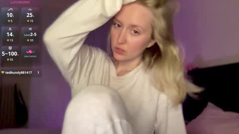 Snapshot of 2kepler22b chatting on October 2025 08:10:01 PM  . online show from October 2025 08:10:01 PM