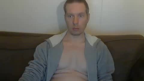 2small4you83 online show from February 2026 11:36:02 PM