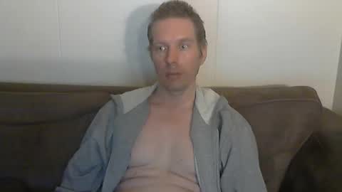 Snapshot of 2small4you83 chatting on April 2026 01:28:01 AM 2small4you83 online show from April 2026 01:28:01 AM