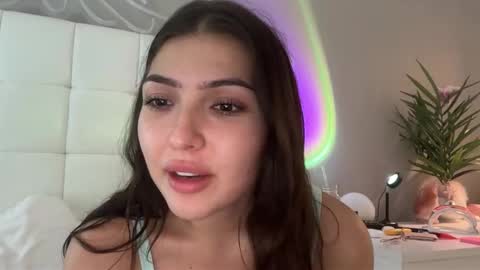 Snapshot of 3hole chatting on October 2025 08:08:02 PM Venus Raee online show from October 2025 08:08:02 PM