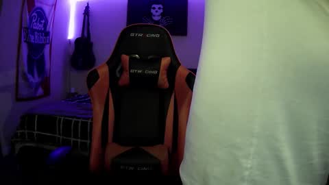 Snapshot of 3ndlessmike chatting on March 2026 01:23:01 AM 3ndlessmike online show from March 2026 01:23:01 AM