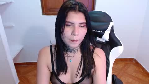 Snapshot of 3rika_gomez chatting on February 2025 02:23:01 AM erika online show from February 2025 02:23:01 AM