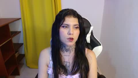 Snapshot of 3rika_gomez chatting on October 2025 10:44:02 PM erika online show from October 2025 10:44:02 PM