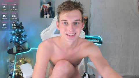 Snapshot of 4ever_dude chatting on December 2024 09:39:01 AM Andrew online show from December 2024 09:39:01 AM