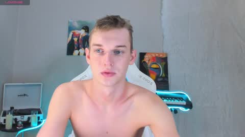 Snapshot of 4ever_dude chatting on January 2025 04:47:01 AM Andrew online show from January 2025 04:47:01 AM