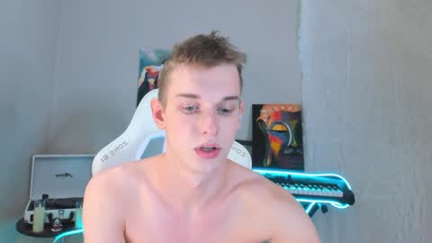 Snapshot of 4ever_dude chatting on February 2025 01:08:02 PM Andrew online show from February 2025 01:08:02 PM