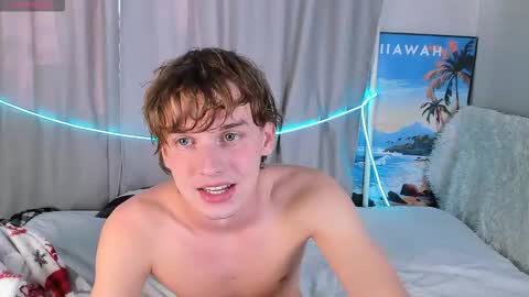 Snapshot of 4ever_dude chatting on September 2025 12:49:02 PM Andrew online show from September 2025 12:49:02 PM