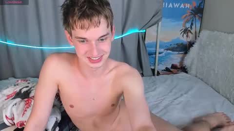 Snapshot of 4ever_dude chatting on October 2025 02:40:02 PM Andrew online show from October 2025 02:40:02 PM