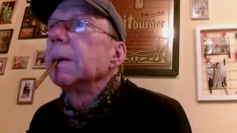 Snapshot of 64shorty chatting on October 2025 05:23:02 PM 64shorty online show from October 2025 05:23:02 PM