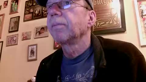 Snapshot of 64shorty chatting on October 2025 11:55:02 AM 64shorty online show from October 2025 11:55:02 AM