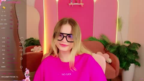 Snapshot of 666_marshmallow chatting on March 2026 02:05:02 PM Marsi online show from March 2026 02:05:02 PM