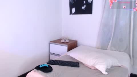 Snapshot of 69mia_sweet chatting on September 2025 03:26:02 PM Mia online show from September 2025 03:26:02 PM