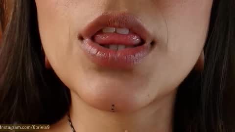 Snapshot of 6briela9 chatting on March 2026 06:27:02 PM B R I E L A online show from March 2026 06:27:02 PM