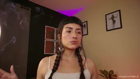 Snapshot of 6briela9 chatting on June 2026 05:30:01 AM B R I E L A online show from June 2026 05:30:01 AM