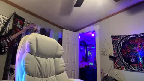 Snapshot of 710lemonade420 chatting on February 2025 03:23:01 AM lemonade online show from February 2025 03:23:01 AM