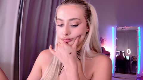 Snapshot of 7loren_wood7 chatting on May 2026 04:23:02 PM Loren Wood online show from May 2026 04:23:02 PM