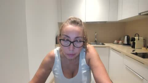 8ciara online show from November 2025 01:21:02 PM