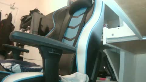 Snapshot of 90zero chatting on January 2025 11:37:02 PM Arturo online show from January 2025 11:37:02 PM