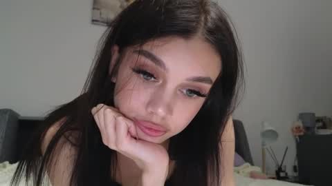 Snapshot of 9west chatting on April 2026 01:22:01 PM KARINA online show from April 2026 01:22:01 PM