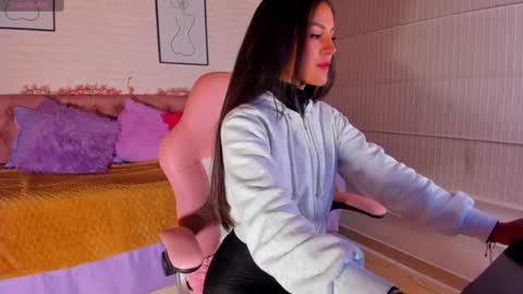 Aby online show from September 2025 01:45:02 PM