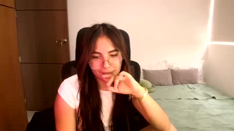 Snapshot of _abbyyyy_ chatting on June 2026 04:18:01 PM abby 3 online show from June 2026 04:18:01 PM