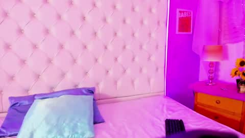 Snapshot of _abril77 chatting on January 2025 07:40:01 PM Abril online show from January 2025 07:40:01 PM