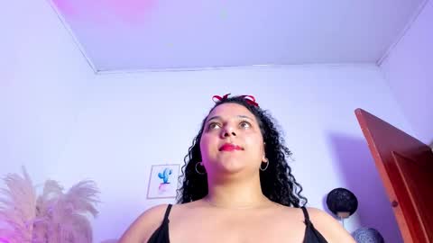 Snapshot of _aithanaa_ chatting on October 2025 07:35:02 PM _aithanaa_ online show from October 2025 07:35:02 PM