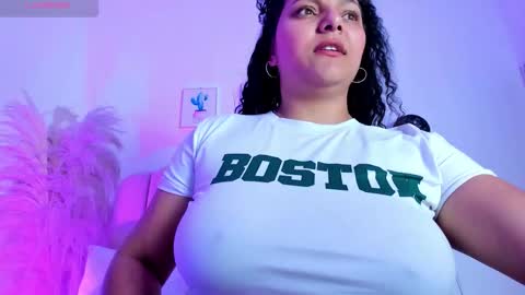 Snapshot of _aithanaa_ chatting on October 2025 08:42:02 PM _aithanaa_ online show from October 2025 08:42:02 PM