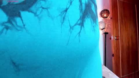 Snapshot of _aithanaa_ chatting on November 2025 07:43:01 PM _aithanaa_ online show from November 2025 07:43:01 PM