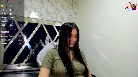 Snapshot of _alaia_collway_ chatting on December 2024 11:34:02 AM Alaia online show from December 2024 11:34:02 AM