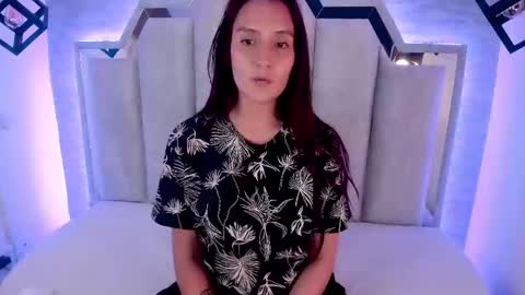 Snapshot of _alaia_collway_ chatting on February 2025 02:46:02 PM Alaia online show from February 2025 02:46:02 PM