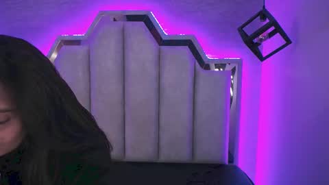 Snapshot of _alaia_collway_ chatting on March 2025 11:39:02 AM Alaia online show from March 2025 11:39:02 AM