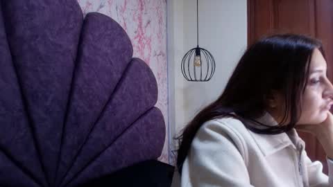 Snapshot of _alaia_collway_ chatting on October 2025 11:21:02 AM Alaia online show from October 2025 11:21:02 AM