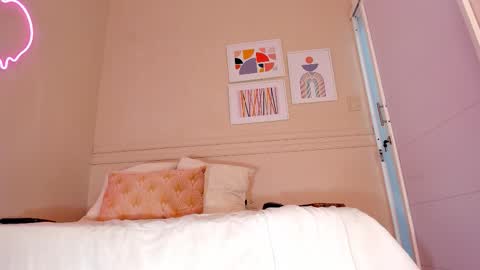 _aleja_x online show from September 2025 12:07:01 PM