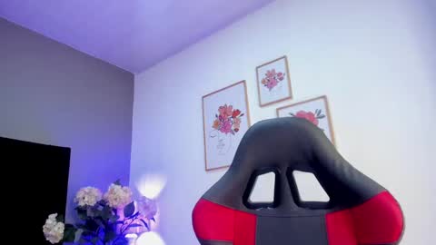 Snapshot of _aliice_1 chatting on December 2024 01:04:02 AM Alice online show from December 2024 01:04:02 AM