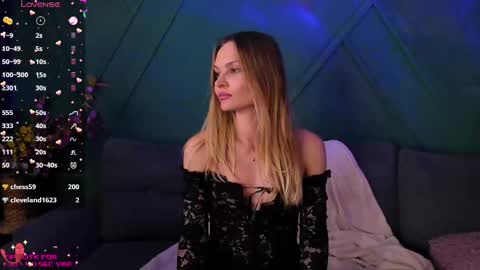 Snapshot of _alleyesonme chatting on February 2025 03:59:01 PM Mia online show from February 2025 03:59:01 PM