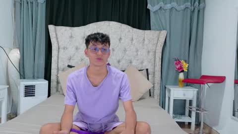 Andres online show from December 2024 07:00:01 PM
