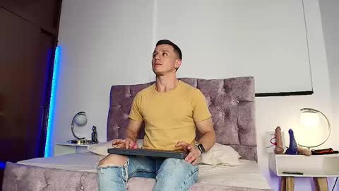 _andrewfalcon2 online show from January 2025 06:12:02 PM