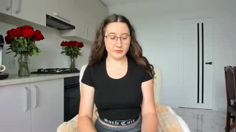 Anna online show from October 2025 11:08:02 AM