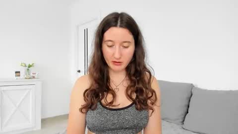 Anna online show from November 2025 12:49:02 PM