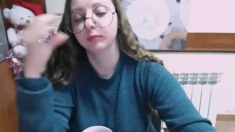 Anna online show from December 2024 12:05:01 PM