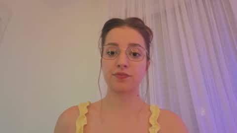 Anna online show from November 2025 07:01:02 PM