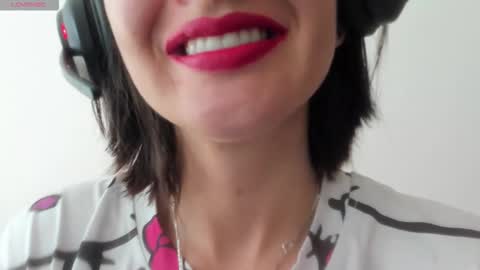 antonia online show from November 2025 12:48:01 PM