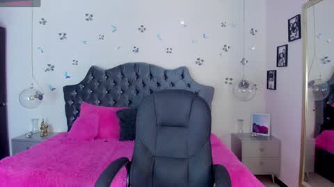 Snapshot of _antonnela_ chatting on February 2025 01:48:02 PM antonnela online show from February 2025 01:48:02 PM