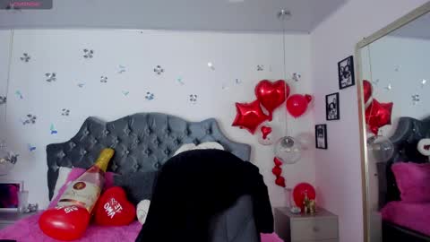 Snapshot of _antonnela_ chatting on February 2025 02:19:02 PM antonnela online show from February 2025 02:19:02 PM