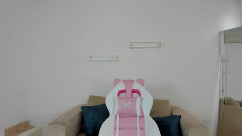    online show from October 2025 12:18:02 PM