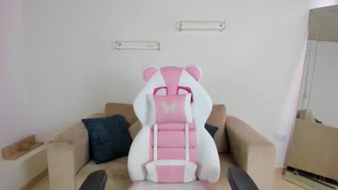    online show from December 2025 12:21:02 PM