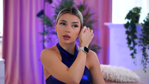 Snapshot of _arielle chatting on December 2024 09:28:02 AM Arielle online show from December 2024 09:28:02 AM