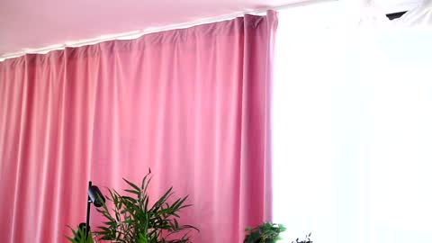 Snapshot of _arielle chatting on January 2025 12:05:02 PM Arielle online show from January 2025 12:05:02 PM